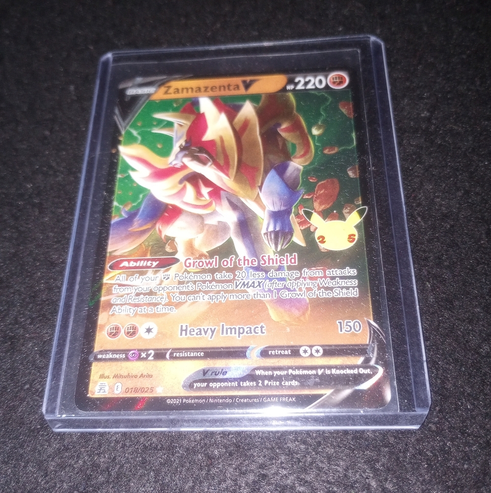 2021 PokemonCelebrations Zamazenta V #18 Ultra Rare Holo TCG Full Art Card - 18
